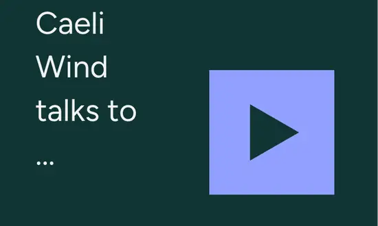 Vorschaubild eines Podcast-Interviews mit Play-Button aus der Reihe "Caeli Wind talks to..." im Windenergie.Macher Podcast.